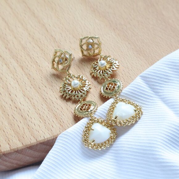 Kendra Scott Brielle Ivory Mother-of-Pearl Linear Drop Earrings in Gold - Picture 1 of 2